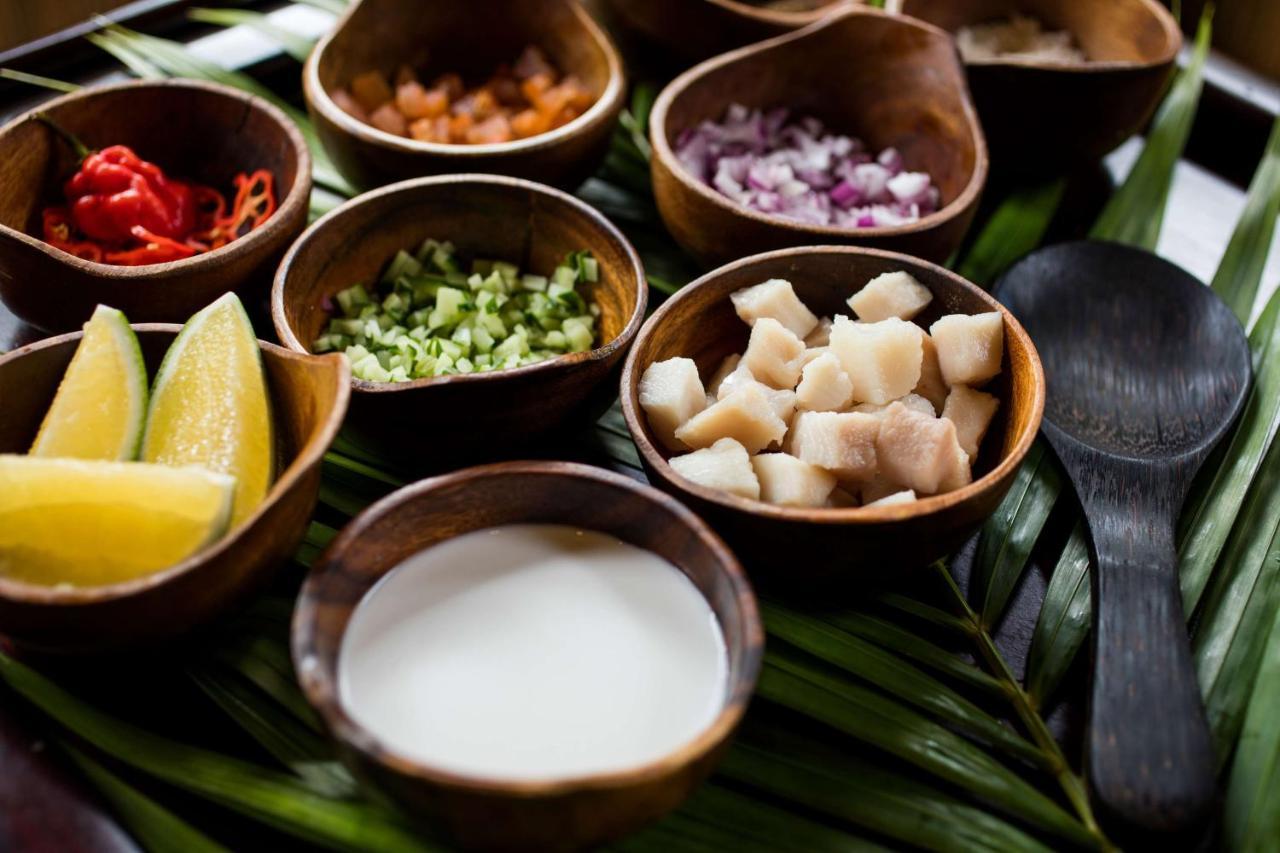 Outrigger Fiji Beach Resort Korotogo Eksteriør billede Ingredients for a laksa
